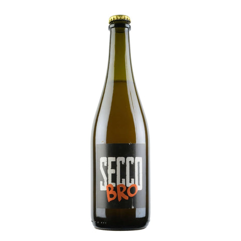 Bottle shot of Folicello Secco Bro Bianco, produced by Folicello, buy classic and natural wine online on Primal Wine, the best wine shop in the United States – primalwine.com
