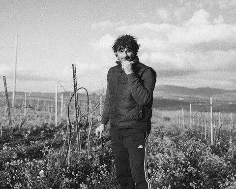 Alessandro Viola in his vineyard, natural wine producer from Sicily, Primal Wine – primalwine.com
