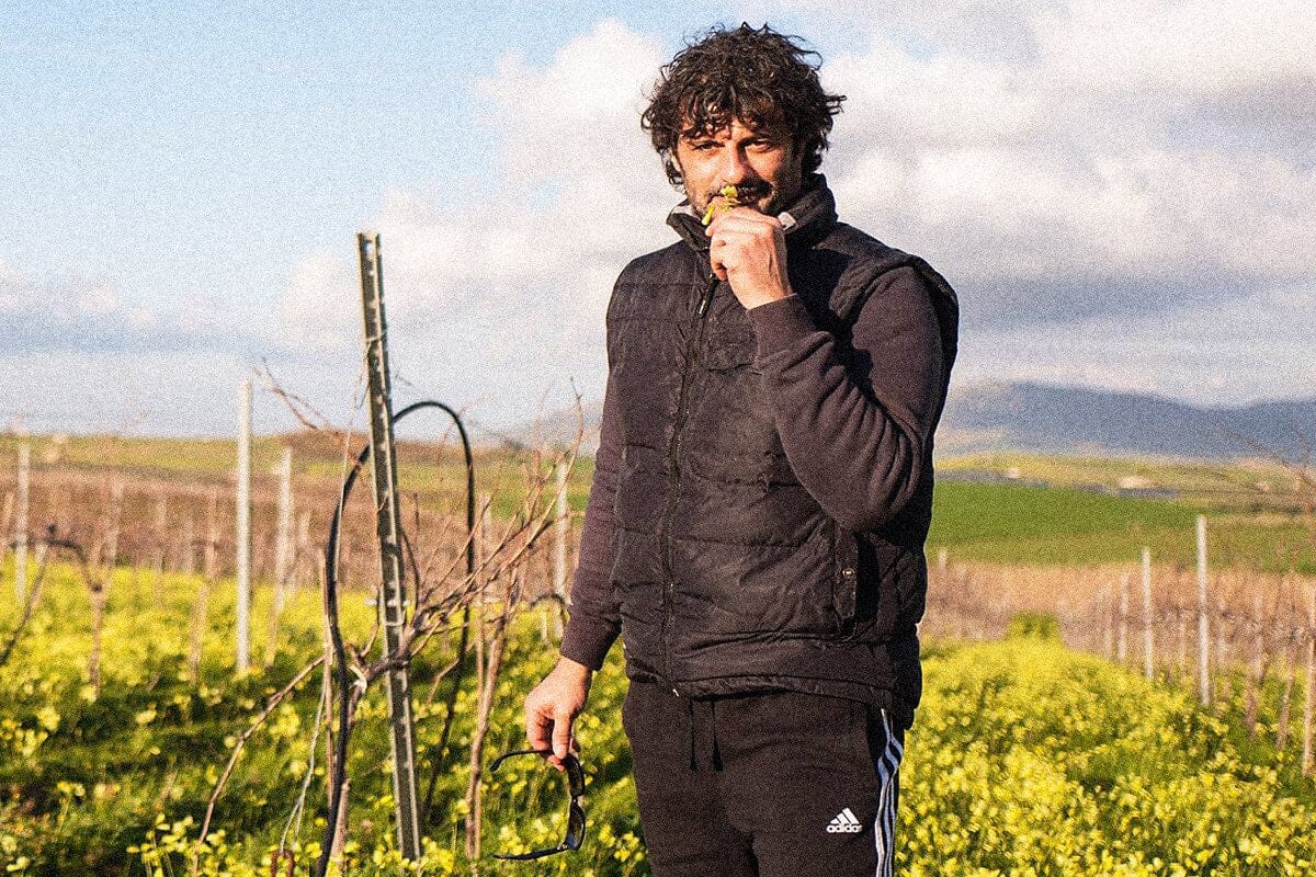 Alessandro Viola in his vineyard, natural wine producer from Sicily, Primal Wine – primalwine.com