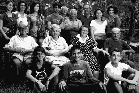 The Di Meo family of La Sibilla, gathered among the vines in Campi Flegrei