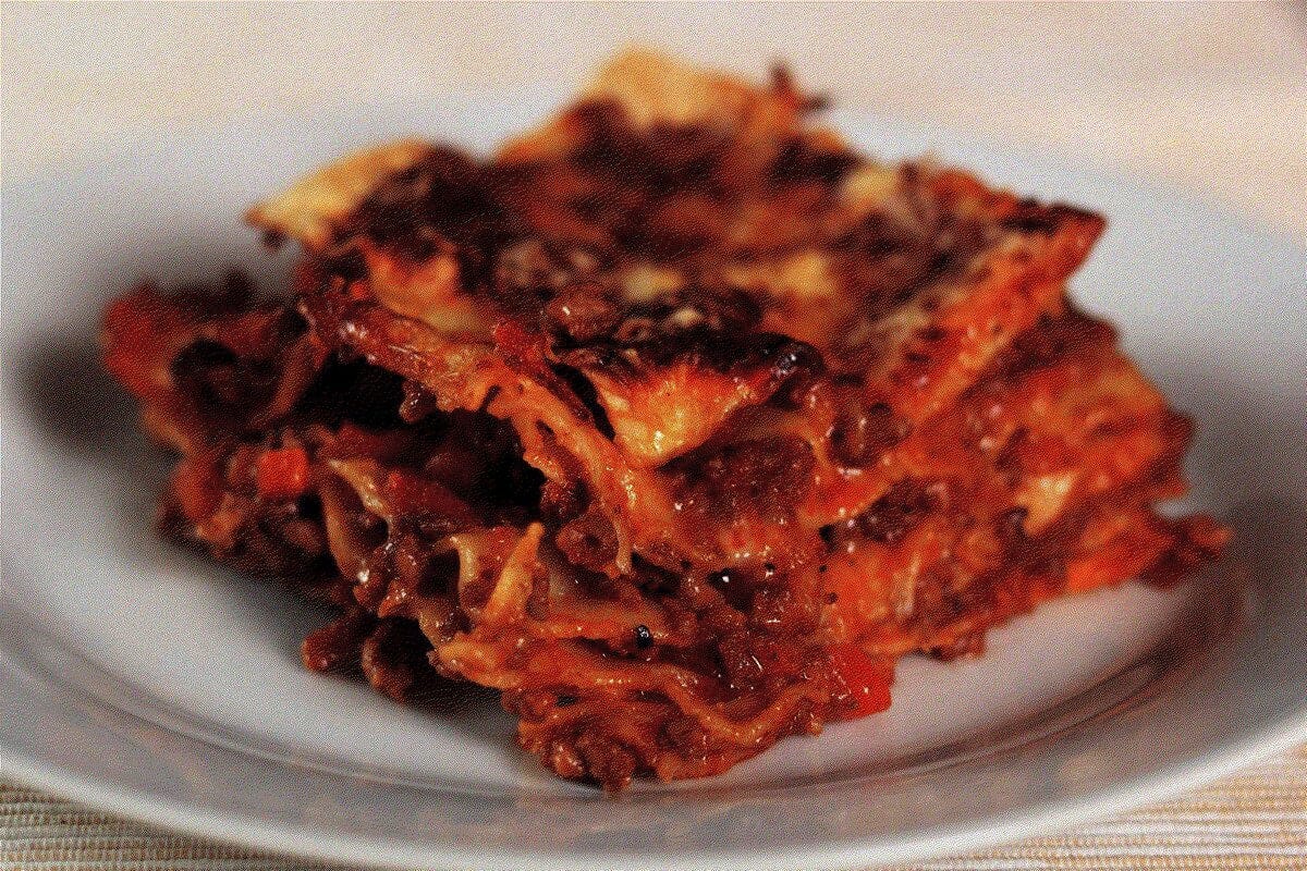 Vincisgrassi, typical Marche recipe, Central Italy, great with natural wine - primalwine.com