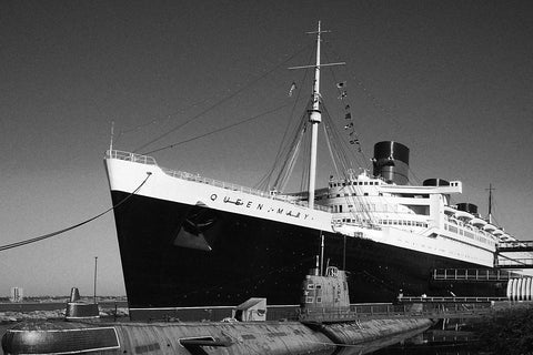 Black and white photo of Long Beach