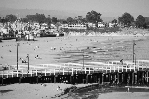Black and white photo of Santa Cruz