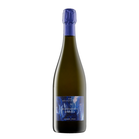 Alessandra Divella Ese 2015, a blend of Pinot Noir and Chardonnay from Lombardy, Italy, showcasing organic winemaking