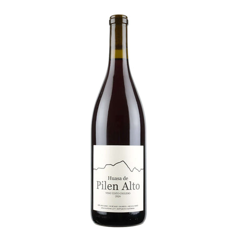 Bottle shot of Huasa de Pilen Alto, produced by Louis-Antoine Luyt, buy classic and natural wine online on Primal Wine, the best wine shop in the United States – primalwine.com