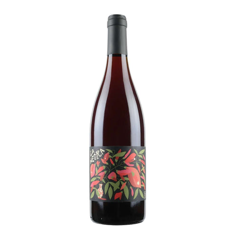 Bottle shot of YoYo La Negra, a natural wine from France. Buy natural wine online on Primal Wine - primalwine.com